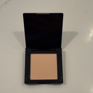 Wind Dancer pressed setting powder